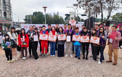 參與冬令救濟活動的民間團體與善心人士。(圖／中埔鄉公所提供)