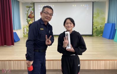 口湖分駐所所長陳智偉於學期末，應邀前往金湖國小進行法治與交通安全宣導。（圖／記者蘇榮泉翻攝）