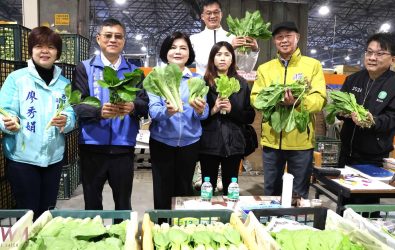 張縣長視察西螺果菜批發市場，確保價格供貨穩定。（圖／記者蘇榮泉攝）