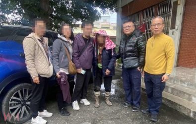 家屬感激警方的專業與關懷，感謝警方的迅速行動讓家人團聚，迎接溫馨的春節。（圖／雲林縣警察局提供）