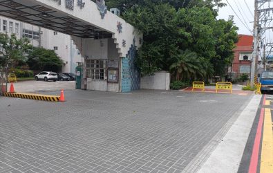 鳳鳴國中_前門改善後的通學廊道_0