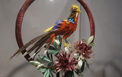 「纏花一線」春仔花工藝特展，由知名纏花藝術家曾國棻老師策展，搭配北港巷弄燈會，即日起展至3月2日。（圖／記者蘇榮泉攝）