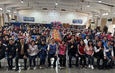 國民黨主席朱立倫赴彰化縣參加縣黨部新春團拜，並針對台灣在對美貿易中順差排名全球第六的議題發表看法。（記者陳雅芳攝）