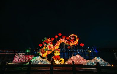 主燈「飛龍在天 金蛇共舞」，每日18_00-22_00亮燈(龍潭區公所提供)