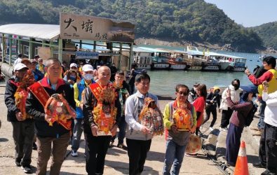 1140302-210恭請神尊至阿姆坪碼頭準備水上遶境祈福