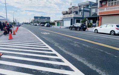 道路拓寬工程配合新闢道路打開天際線政策，協調台電、中華電信、自來水、天然氣等管線單位，管線全數配合下地，大大提升154乙線門戶景觀。（(照片／記者蘇峯毅攝）