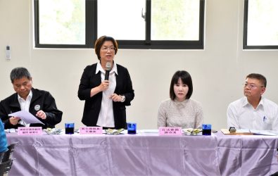 立法院經濟委員會於芳苑舉行產業傾聽之旅座談會，討論產業界應對美國加徵關稅挑戰。（縣政府提供）