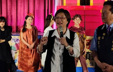 「彰化囡仔好幸福─114年親子劇場鄉鎮巡演活動」，吸引近千名觀眾一同欣賞演出。（彰化縣政府提供）