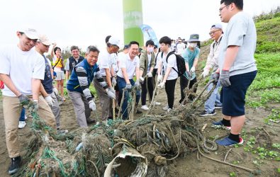 1140420-211-和泰集團淨灘減塑履行社會責任。