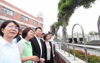 為改善國道1號彰化交流道交通壅塞問題，立法院交通委員會今天實地考察，不要讓交流道成了交通夢魘。（彰化縣政府提供）