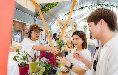 6駁二「花漾」週末登場，集結花藝設計、風味餐飲及手作品牌共同參與。(1)_0