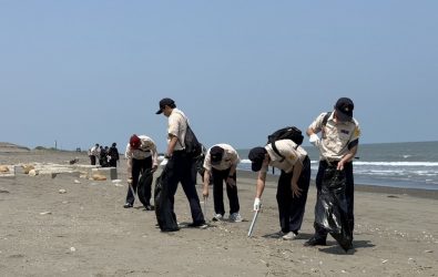 1140430-221-桃園市民防結合公益 替代役竹圍海邊淨灘守護美麗海岸線