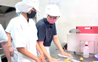 「食公益」邁入第11年，頂新和德基金會擴大補助，為弱勢族群打造有溫度的餐桌。（頂新和德文教基金會提供）