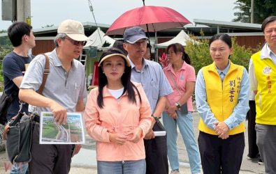 立法委員張嘉郡於7日偕同中央、地方相關單位，實地會勘斗六市「乾溪永隆堤段改善工程」與二崙鄉「自然步道整修工程」。（圖／記者蘇榮泉攝）