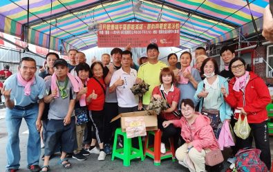 端午節前夕，花壇鄉劉厝社區發展協會發起公益包粽活動，結合文祥國小協力完成數百顆肉粽，並分送至獨居長者與弱勢家庭。（文祥國小提供）