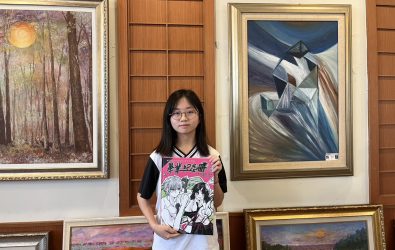 出身彰化縣溪州鄉農家江彣錡，她以自己來自偏鄉的「優勢」，跟其它偏鄉學生爭取全國6個名額，順利錄取義守大學醫學系公費生資格。（員林高中提供）