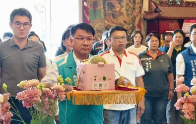 神農大帝聖誕祝壽大典由西螺鎮農會總幹事廖錦富擔任主祭。（圖／記者蘇榮泉攝）