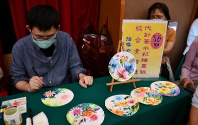 彰化市公所社會學園114年度藝文研習活動成果展，展現學員們在多元課程中的學習成果與藝術表現。（彰化市公所提供）