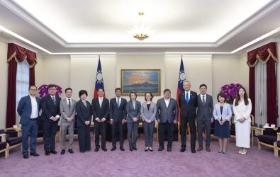 副總統蕭美琴在總統府會見日本參議員橋本聖子一行及中華碳匯產業推展協會等訪賓 。（圖／中華碳匯產業推展協會提供）