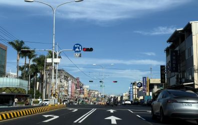 公路局彰化工務段針對彰化市彰南路15處路口進行偏心左轉車道及標線調整工程，用路安全大提升。（記者陳雅芳攝）
