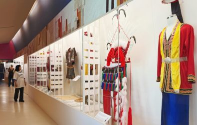 圖1新北市立十行博物館即日起展出「島嶼織縷-古代南島衣飾特展」。