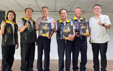 西螺分局頒發團體成績獎項，第1名由和心小隊奪得，第2名為二崙分隊，第3名為西螺分隊，各隊均獲贈榮譽公仔，藉以鼓舞士氣、增進向心力。（圖／記者蘇榮泉翻攝）