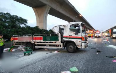 1140620-211國道北上內壢三車事故 貨車為閃人車翻滾