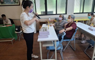 懂金融、顧荷包！中彰榮家舉辦「金融消費爭議與權益維護」金融講座，家邀專家授課，強化長者權益意識與防詐能力。（記者陳雅芳攝）
