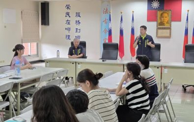 彰化縣榮民服務處舉辦「國家安全講習」，講習課程由調查官張翊宸主講，透過案例解析與影音教材，協助榮民體系共同守護國家安全與個人財產安全。（記者陳雅芳攝）