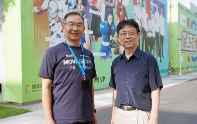 大葉大學黃宏裕教授率領台灣男排出征亞洲盃奪第七，返國遇中東突發衝突，沉著應變保障隊員安全，校長方文昌南下慰勉表達肯定。（大葉大學提供）