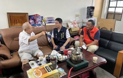 彰化榮服處拜訪榮民與退伍軍人社團，送上暖心物資，也傾聽他們的心聲。（記者陳雅芳攝）
