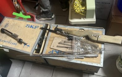 1140713-211中壢分局跨轄偵破地下兵工廠 查獲火藥長槍等。