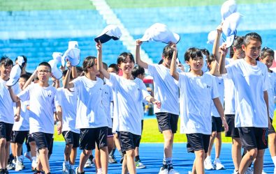 1140718-211桃園市運會聖火點燃　新秀接棒象徵傳承。
