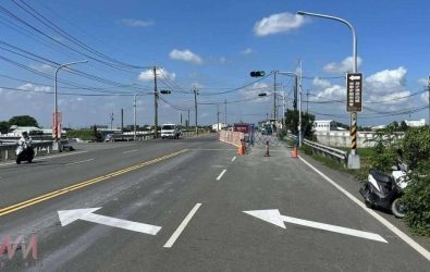 雲林縣道154甲線的引西圳橋，作為西螺鎮與二崙鄉間的重要交通要道，現正進行全面改建工程。（圖／記者蘇榮泉翻攝）