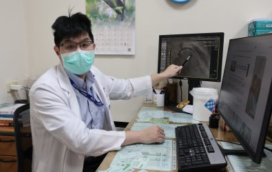 58歲蕭姓男子突發心肌梗塞，經全動脈冠狀動脈繞道手術治療，術後一週順利康復出院。（員榮醫院提供）