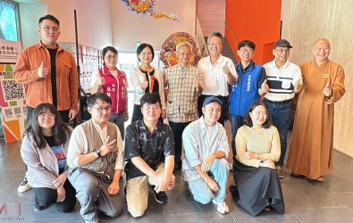 藝術家陳玄茂策劃的「塭丹青–魚塭中央藝群人的創作聯展」，9日在北港文化中心盛大開幕。（圖／記者蘇榮泉攝）