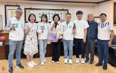 縣黨部主委林淑芬率備位立委蔡春綢、縣議員陳乙辰及多位黨部幹部，拜會雲林縣長張麗善，針對「核三延役」公投案展開深入交流。（圖／記者蘇榮泉翻攝）