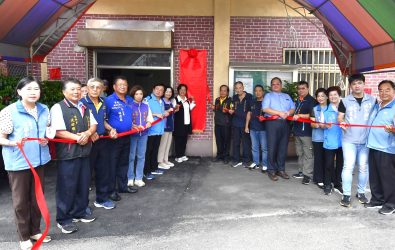 芳苑、二林、竹塘四個社區今成立長輩關懷據點，縣長王惠美鼓勵更多長輩走出家門享受社區照護。（縣政府提供）