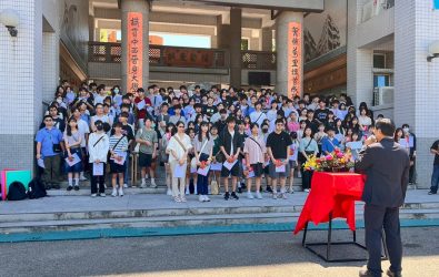 1140831-221-桃園高中始業輔導亮點　300學長姐返校掛桃符傳承榮耀。