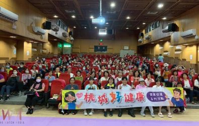 嘉義市政府衛生局為免市民因「骨肌減少症候群」提高跌倒與骨折風險影響健康，特別邀請大林慈濟醫院骨科主任謝明宏醫師舉辦專題講座。（圖/嘉義市政府提供）
