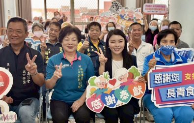 林內鄉林中村社區活動中心今（15）日舉行「善琴慈惠堂捐贈白米」儀式。（圖／記者蘇榮泉攝）