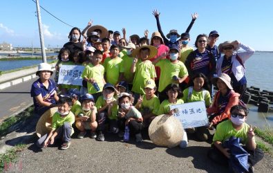 林內鄉民生國小師生前往成龍濕地與椬梧濕地，親身體驗沿海多樣化的水域環境與生態之美。（圖／雲林縣政府提供）