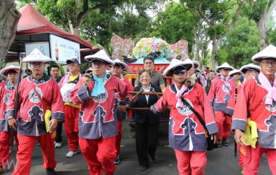 北港朝天宮媽祖於11日啟程駐駕古坑，象徵「山海香連、香火香隨」，讓咖啡香與香火香雙香齊發。（圖／記者簡勇鵬攝）