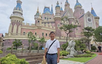 歐樂沃築夢城堡創辦人毛榮海強調，該城堡從來就不是模仿誰的作品，而是一個從夢想長出來的真實實踐。(圖／記者邱嘉琪攝)