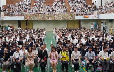在彰化市公所牽線下，日本石川縣小松市立高等學校約160位師生蒞臨彰化女中，師生互動精彩，英文介紹、舞蹈表演與文化交流讓校園充滿青春活力。（記者陳雅芳翻攝）
