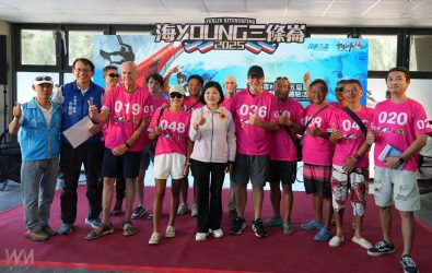 三條崙海水浴場擁有穩定風力、平坦沙灘與完善設施，吸引國內外喜愛風箏衝浪人士參與，也是國內最佳的風箏衝浪場域。（圖／記者蘇榮泉攝）