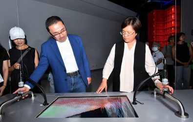台灣設計展於10月10日至26日在彰化登場，新北市長侯友宜參觀彰化展區，親身體驗彰化豐富的文化與設計魅力。（縣政府提供）