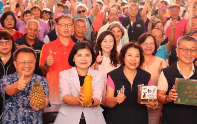 林內農產三寶—鳳梨、香拔茶與木瓜—是雲林良品中的驕傲，其中木瓜種植面積超過90公頃、產量穩居全縣第一，堪稱林內的「金字招牌」。（圖／記者蘇榮泉攝）
