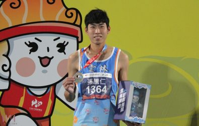 男子跳高張騰仁在眾多強手中脫穎而出，以2公尺13的優異成績榮獲銀牌，為雲林體壇再添榮耀。（114年全國運動會籌備處）