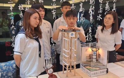 SQ10274-2永靖高工技職實力驚人 永靖高工室內空間設計科於全日本高校鐵道模型大賽囊括6項大獎,製圖科則在國際抗震工程模型競賽中奪得高中職組冠軍。(永靖高工提供)